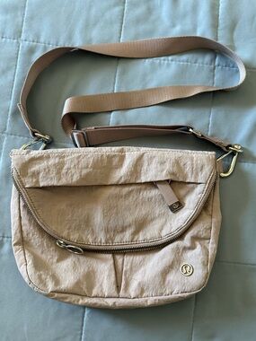 Lululemon All Night Festival Bag Light Gray Crossbody